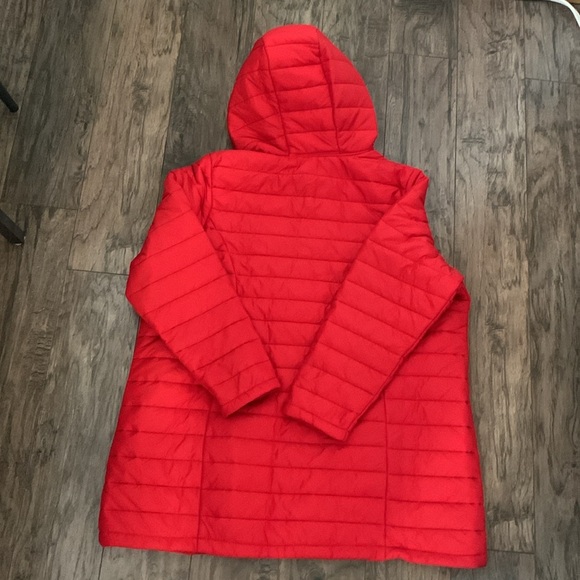 Plus size 1X Puffer style Red fall/winter jacket - Picture 6 of 7